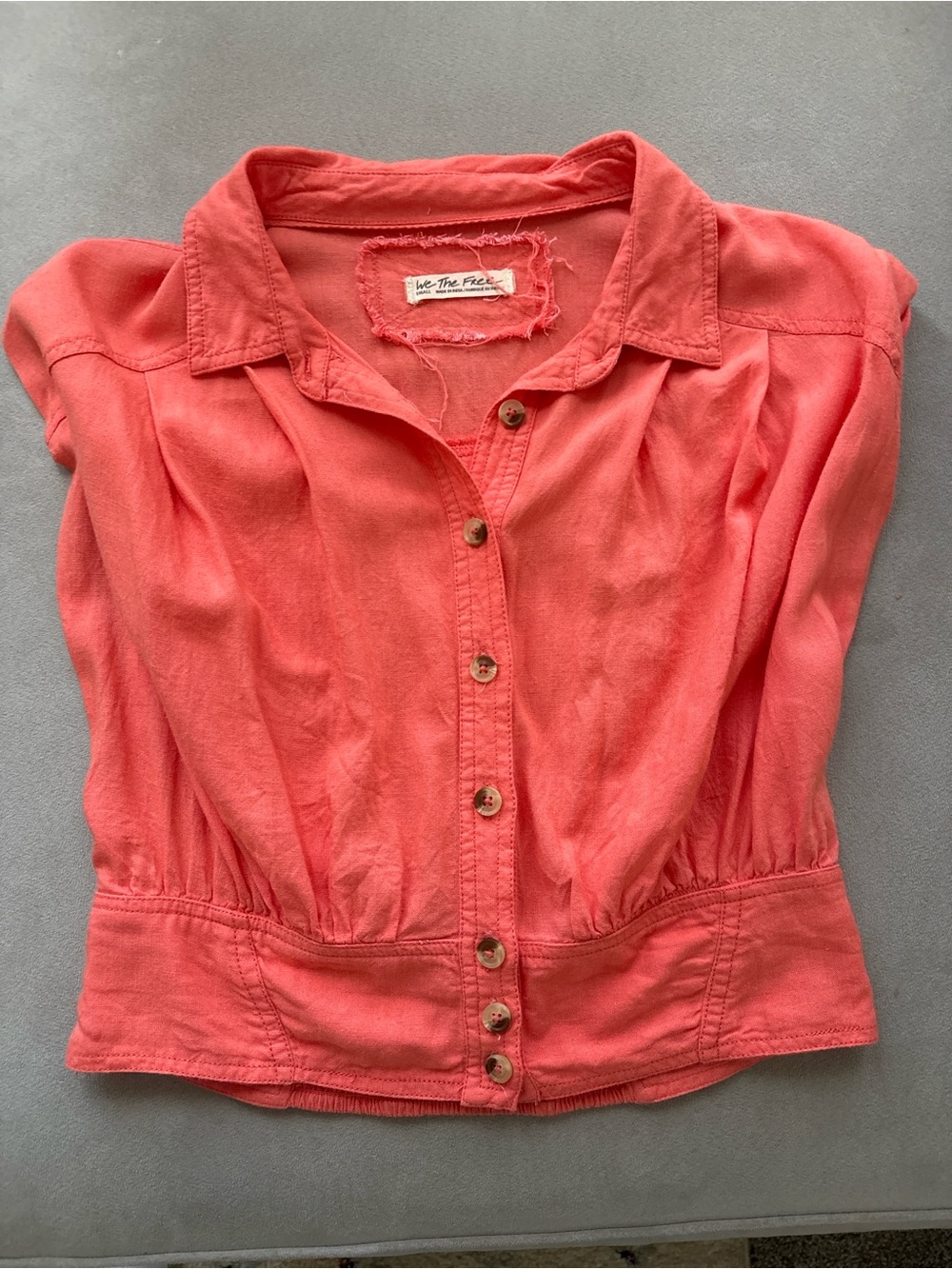 We The Free Coral Button-Front Cropped Shirt